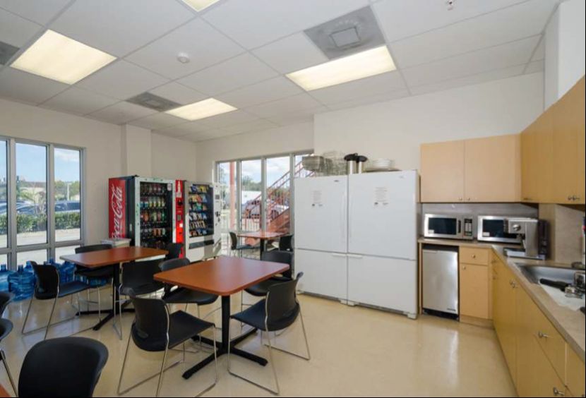 Lake's Edge : 9000 NW 15 Street, Doral, FL 33172